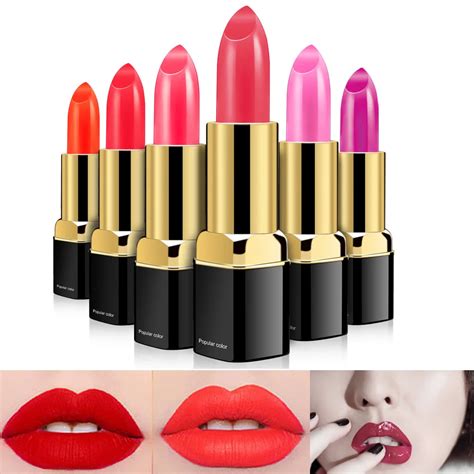 long lasting matte lipstick.